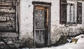 SPIRITUAL MEANING OF SEEING YOURSELF IN YOUR OLD HOUSE